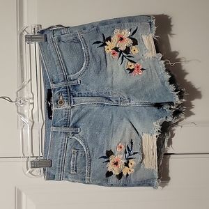 Hollister high-rise distressed short shorts size 3 (W26)